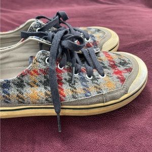 Keen Elsa Wool Fleece Sneakers 9W